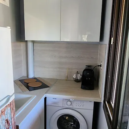 Appartement Studio 500 M De La Plage, Parking Securise, Climatisation